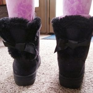 Girl's cozy black winter boots BOW fur 9 10